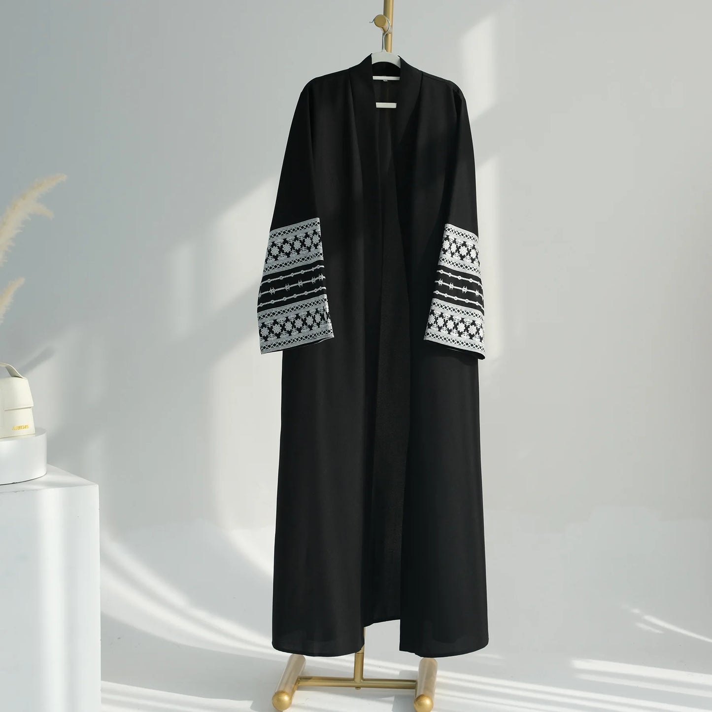 Fashion Embroidery Kimono Oversized Muslim Robe Syari Female Full Length Muslim Outerwear Worship Service Abaya With Belt wy1946